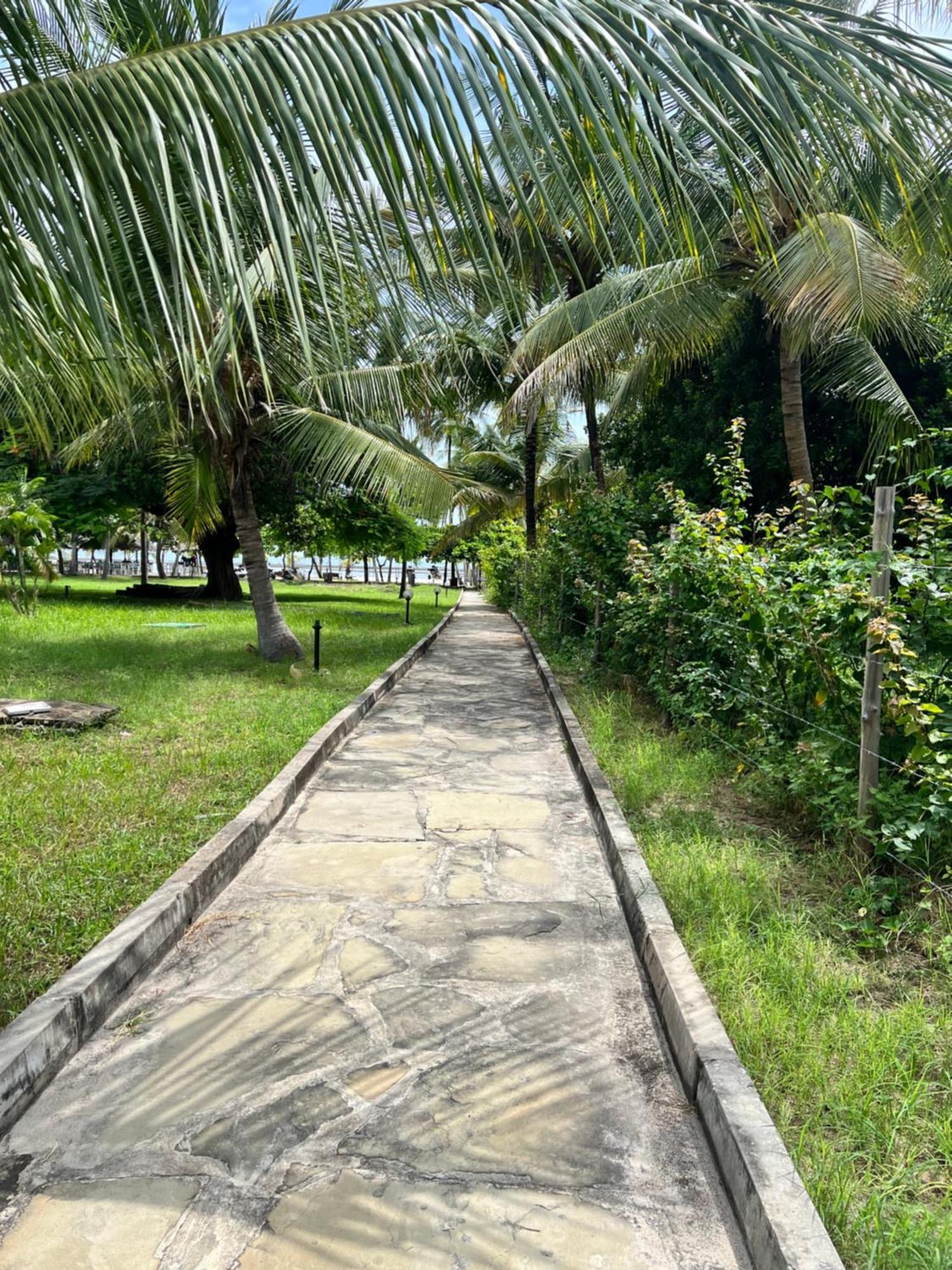 Waves And Wanderlust-Diani Beach Exterior foto